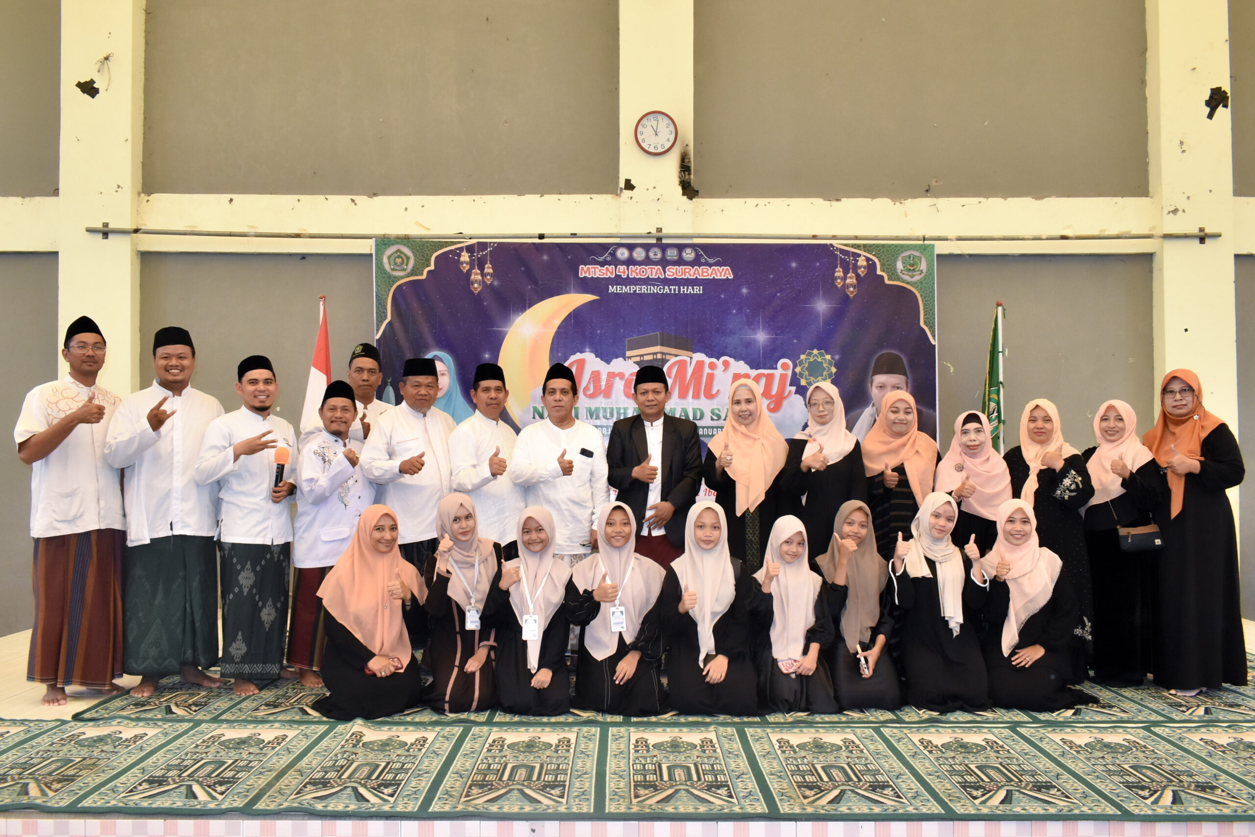 Gedung Semanggi Menyapa: Isra’ Mi’raj Hidup dalam Hati MTsN 4 Kota Surabaya