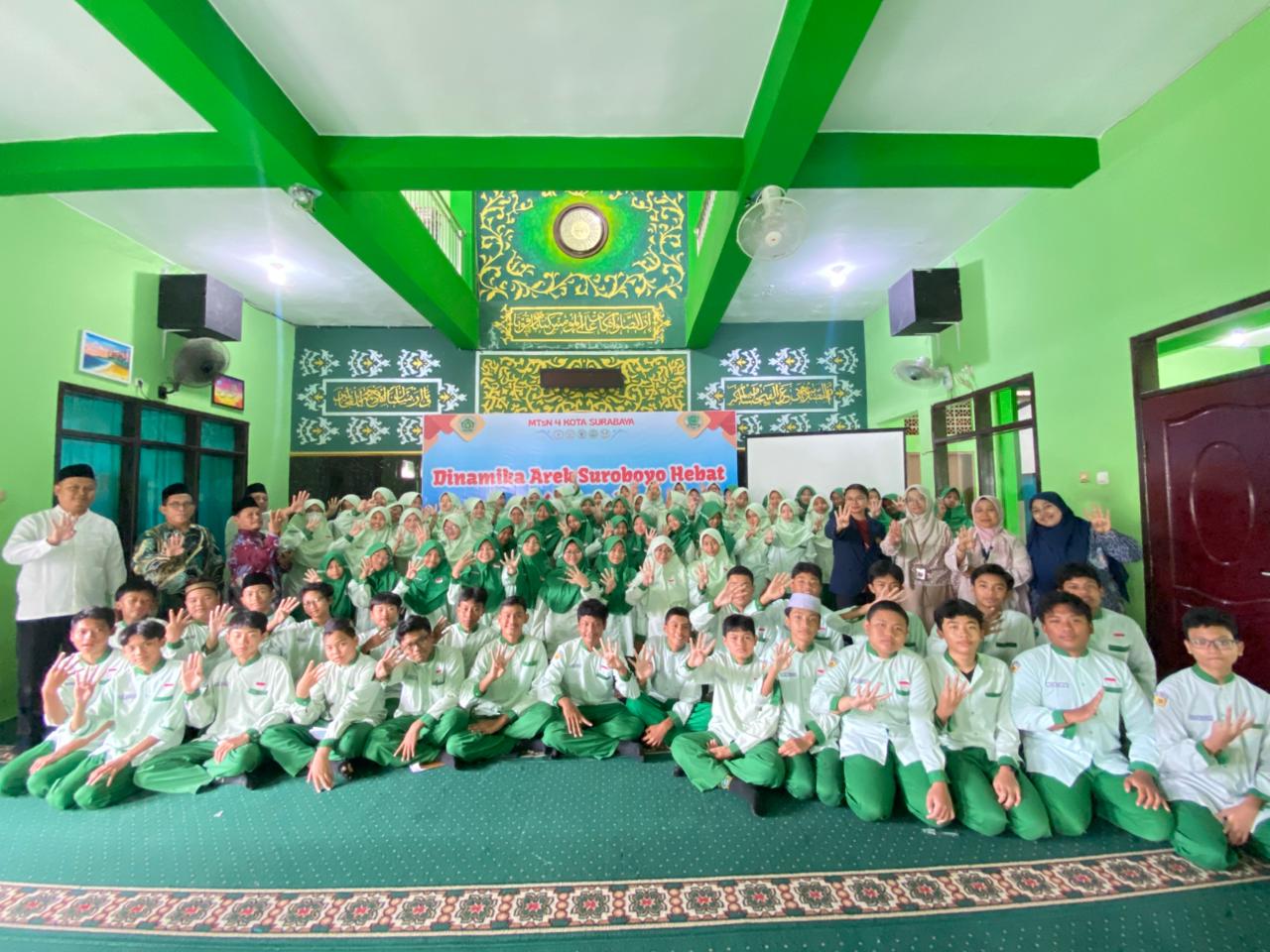 DASH di MTsN 4 Surabaya