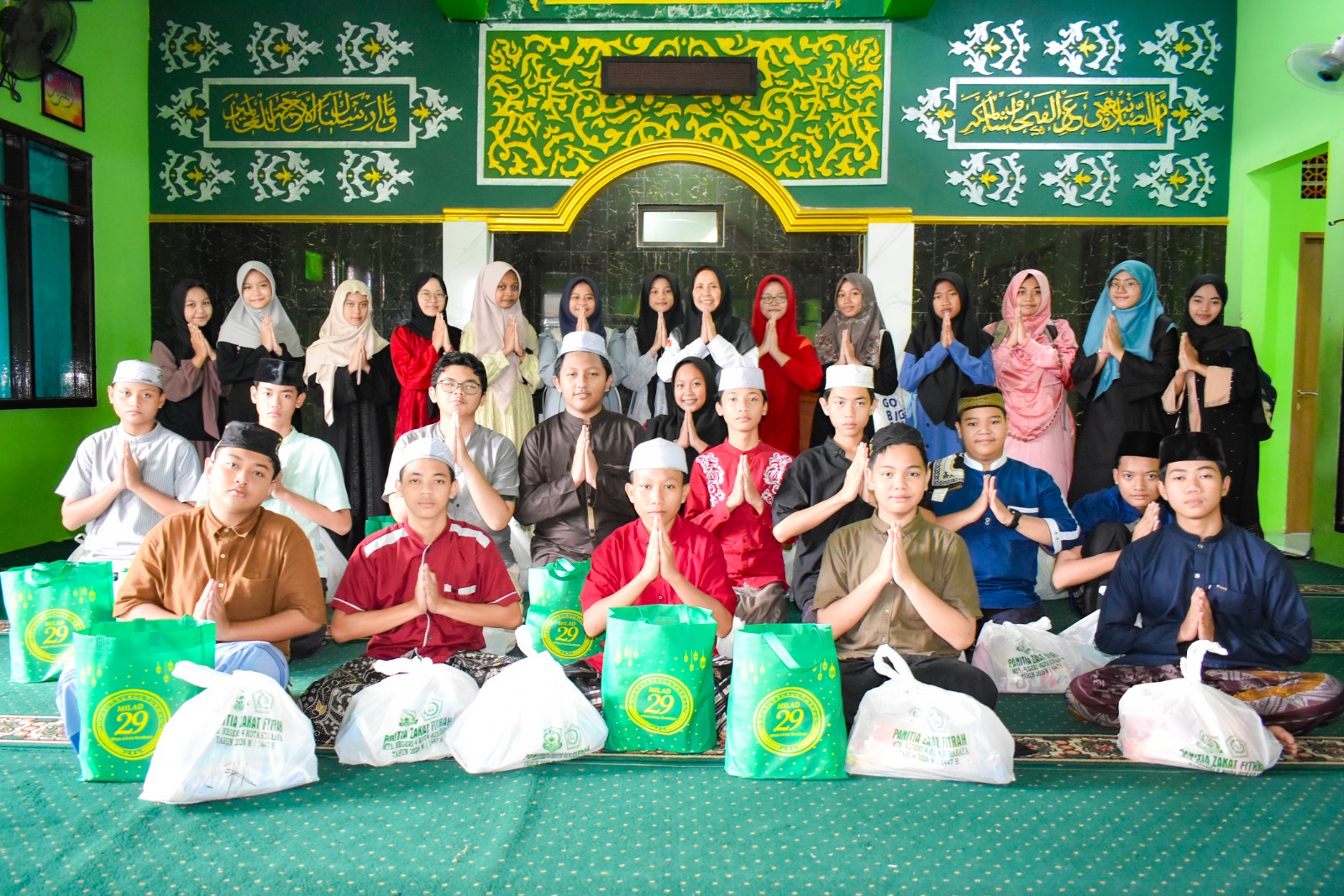 Pondok Ramadhan MTsN 4 Surabaya Kelas 8: Merawat Taqwa, Berbagi Zakat