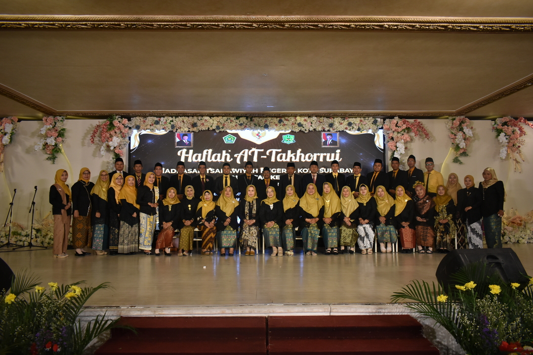 Haflah At-Takharruj MTsN 4 Kota Surabaya 2026: Wisudawan Kelas 9 Raih 5 Penghargaan Terbaik